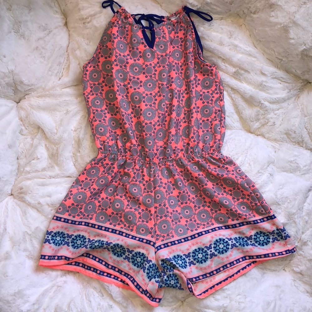 Coral romper 🌸